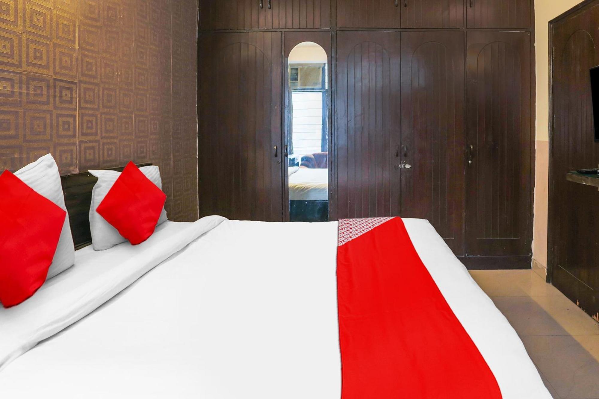 Hotel O Royal Galaxy Ню Делхи Екстериор снимка